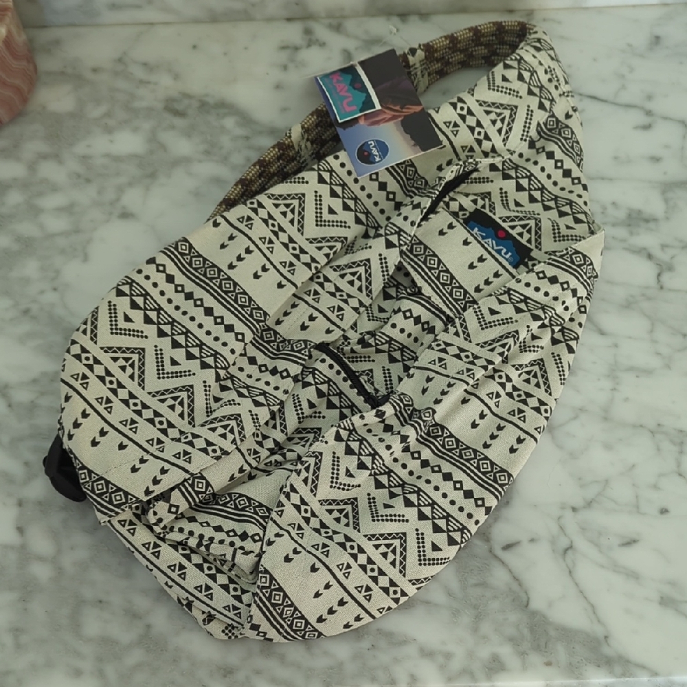 NWT Kavu Knitsy Bitsy Rope Bag